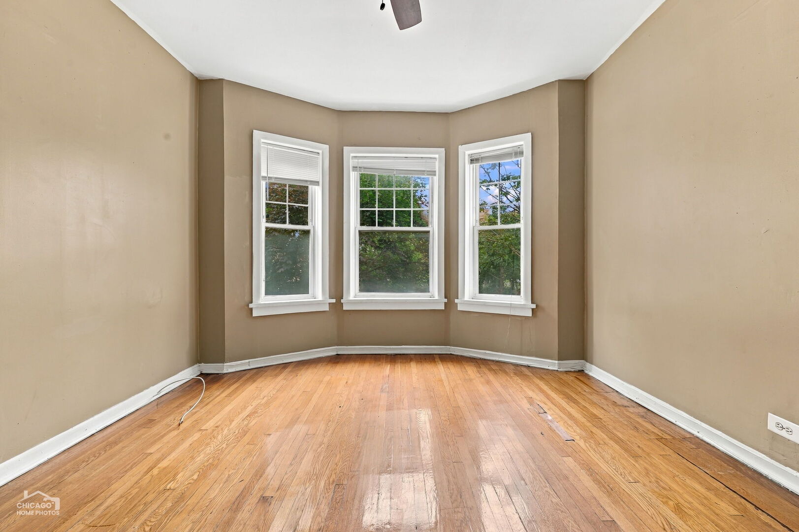 4540 North Sheridan Road, Unit 2 Chicago, IL 60640 - Photo 3 of 22 Gallery Image 3