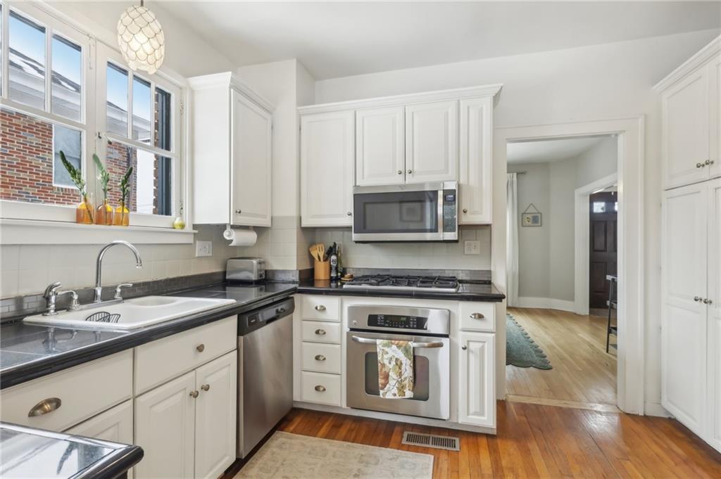244 Arden Road Pittsburgh, PA 15216 - Photo 15 of 32 Gallery Image 15