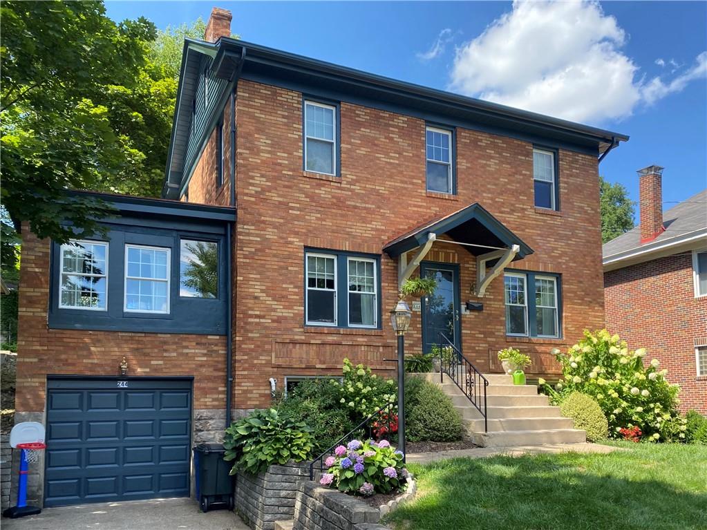 244 Arden Road Pittsburgh, PA 15216 - Photo 4 of 32 Gallery Image 4