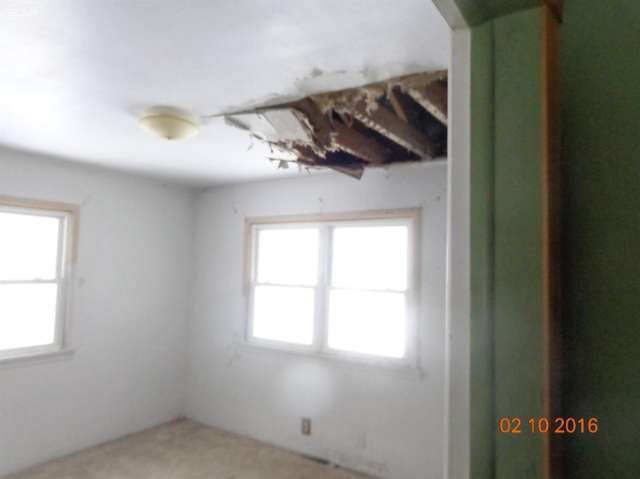11403 North Genesee Road Clio, MI 48420 - Photo 3 of 6 20459206-2.JPG
