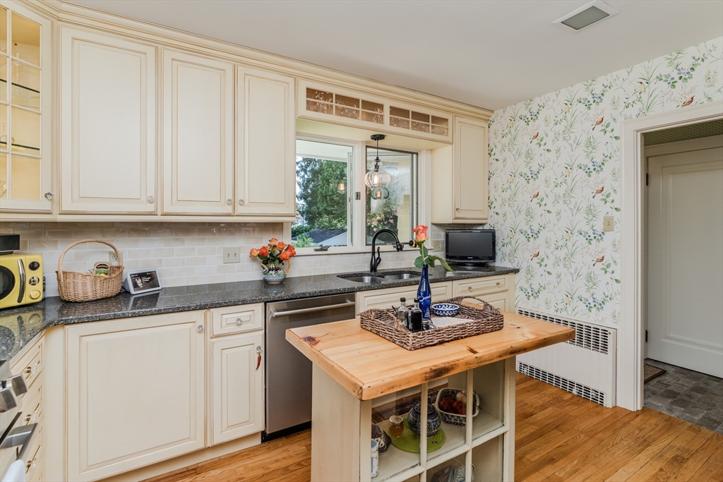 83 Riddell Street Greenfield, MA 01301 - Photo 26 of 42 Gallery Image 26