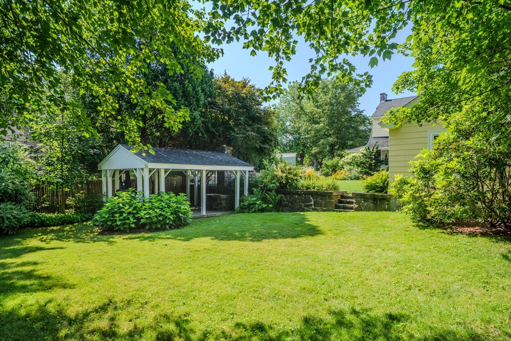 83 Riddell Street Greenfield, MA 01301 - Photo 9 of 42 Gallery Image 9