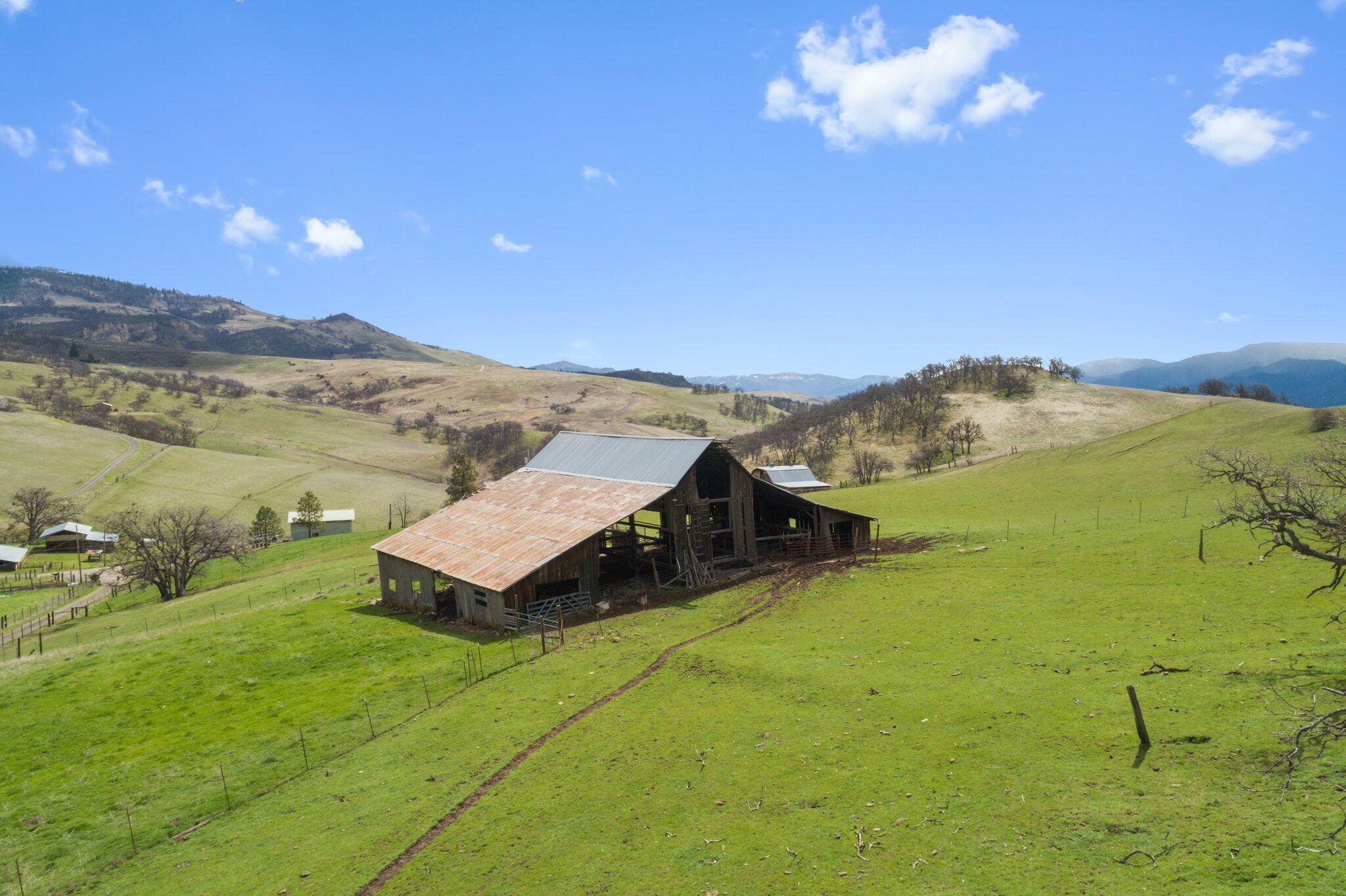 3403 North Valley View Road Ashland, OR 97520 - Photo 12 of 51 14-web-or-mls-DJI_0043