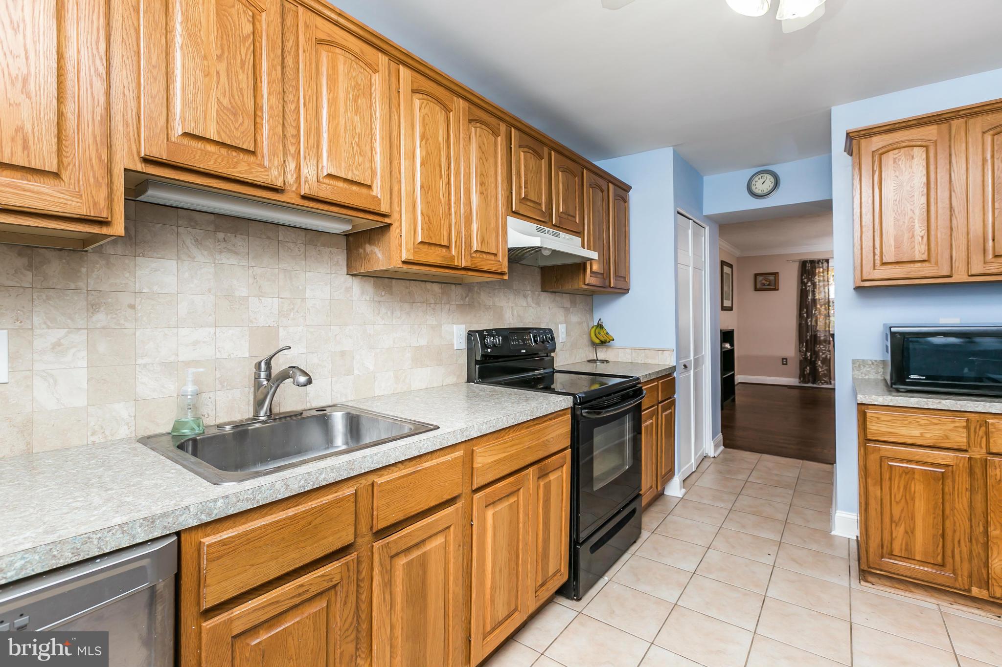9339 Pan Ridge Road Baltimore, MD 21234 - Photo 4 of 27 Kitchen