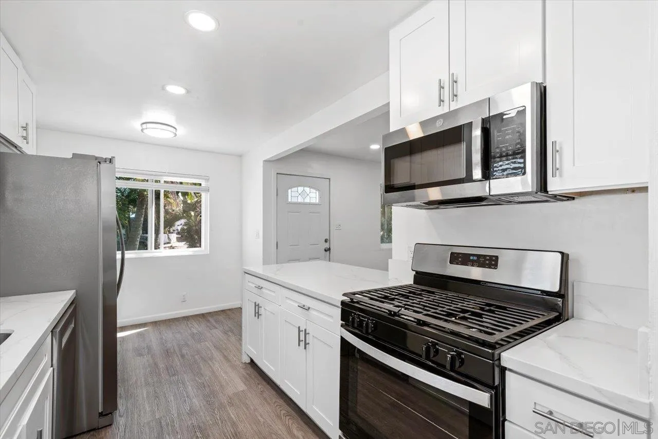 3507 Hollencrest Road San Marcos, CA 92069 - Photo 3 of 24