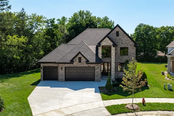 $1,149,900 | 913 Kimberly Court, Troy, MI 48098