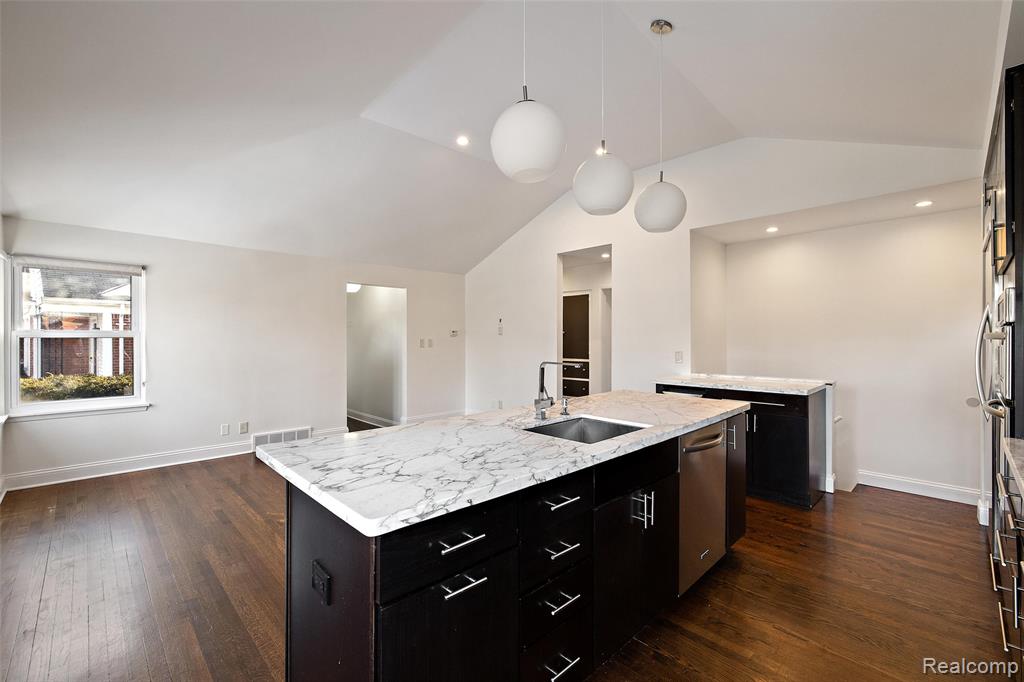1653 Taunton Road Birmingham, MI 48009 - Photo 6 of 38