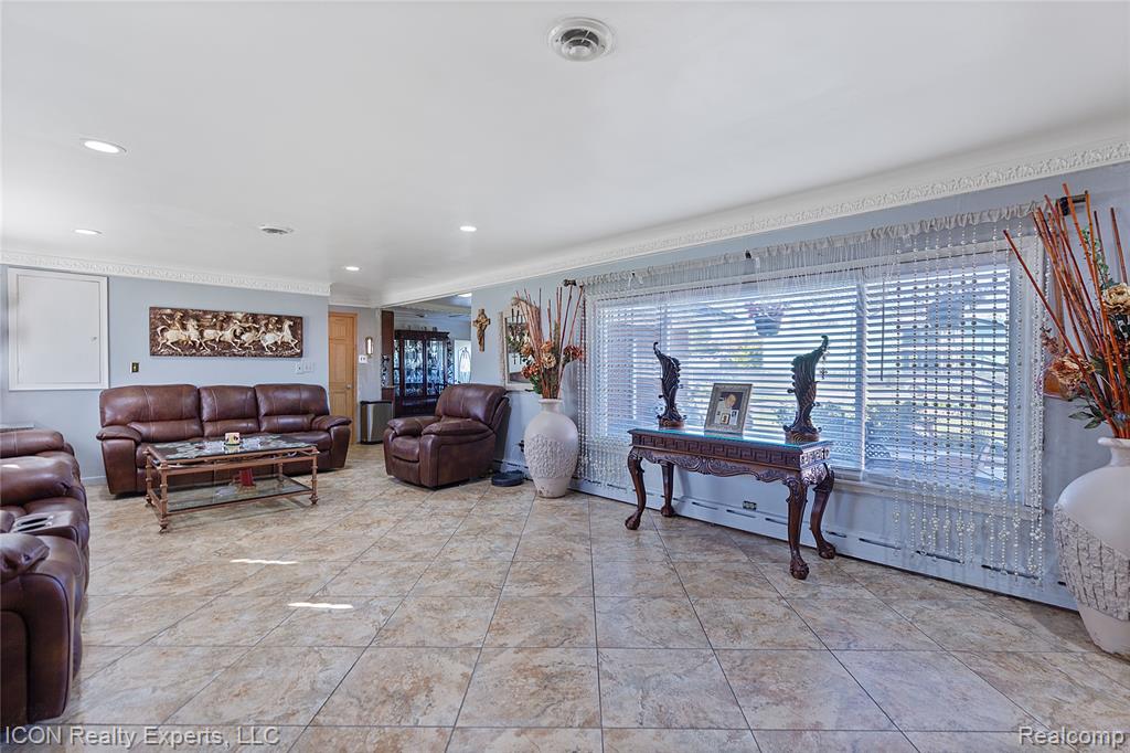 5072 15 Mile Road Sterling Heights, MI 48310 - Photo 11 of 48 Gallery Image 11
