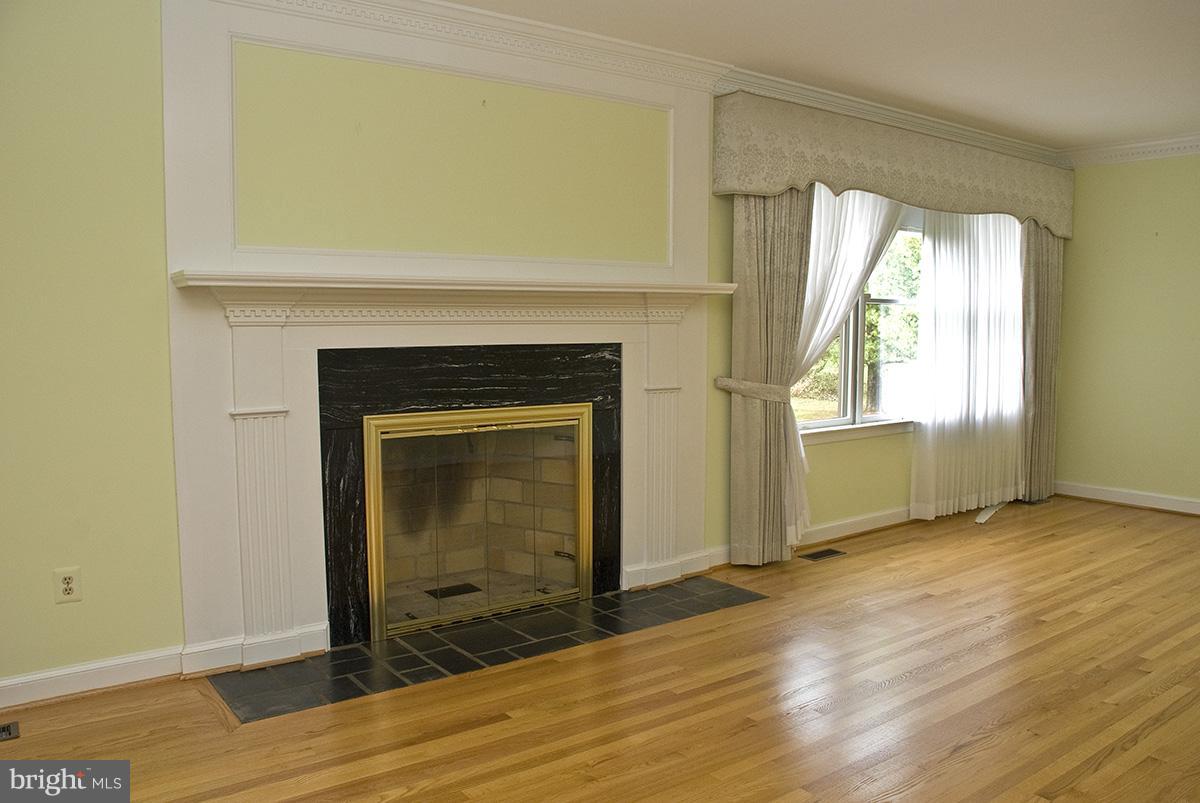 23386 Potts Mill Road Middleburg, VA 20117 - Photo 14 of 30 Dining Room
