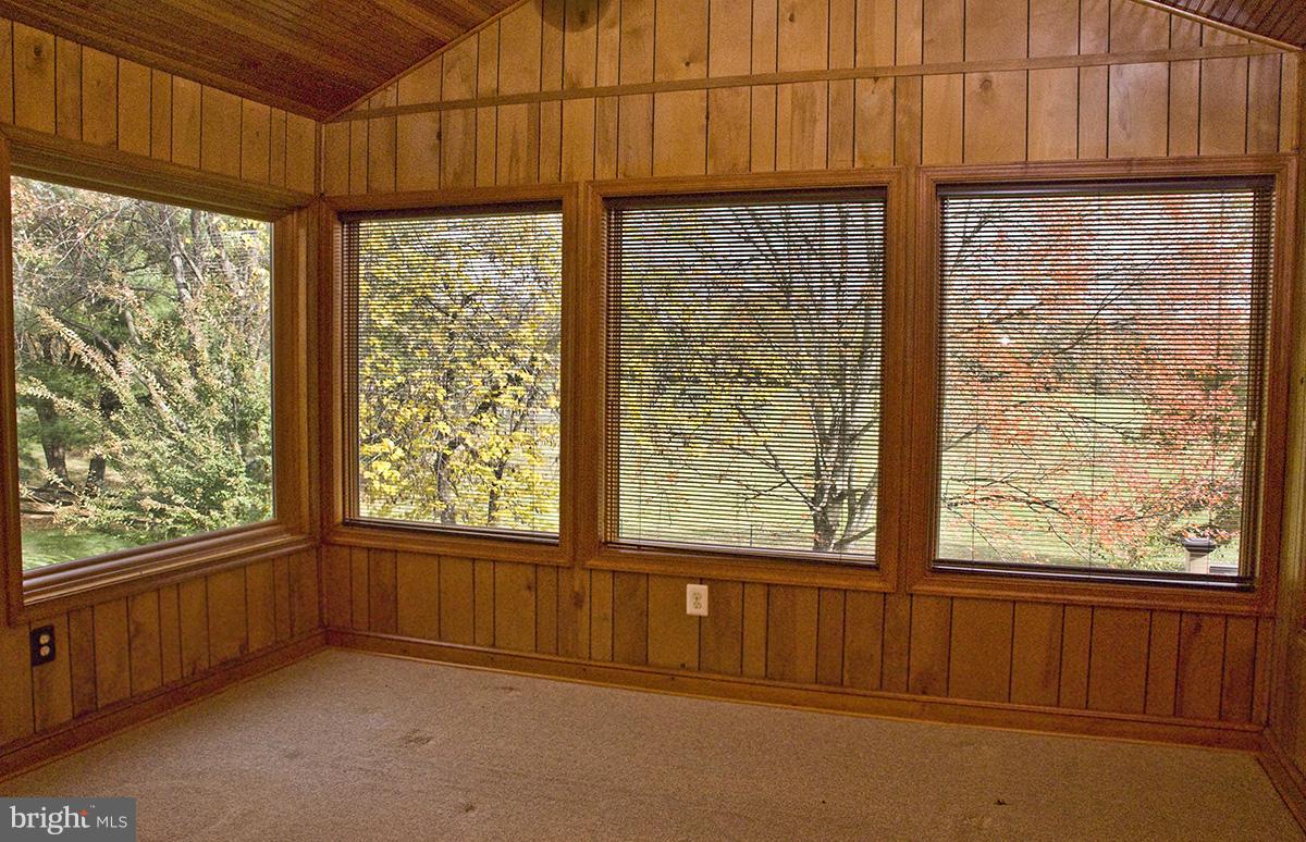 23386 Potts Mill Road Middleburg, VA 20117 - Photo 16 of 30 Sun Room