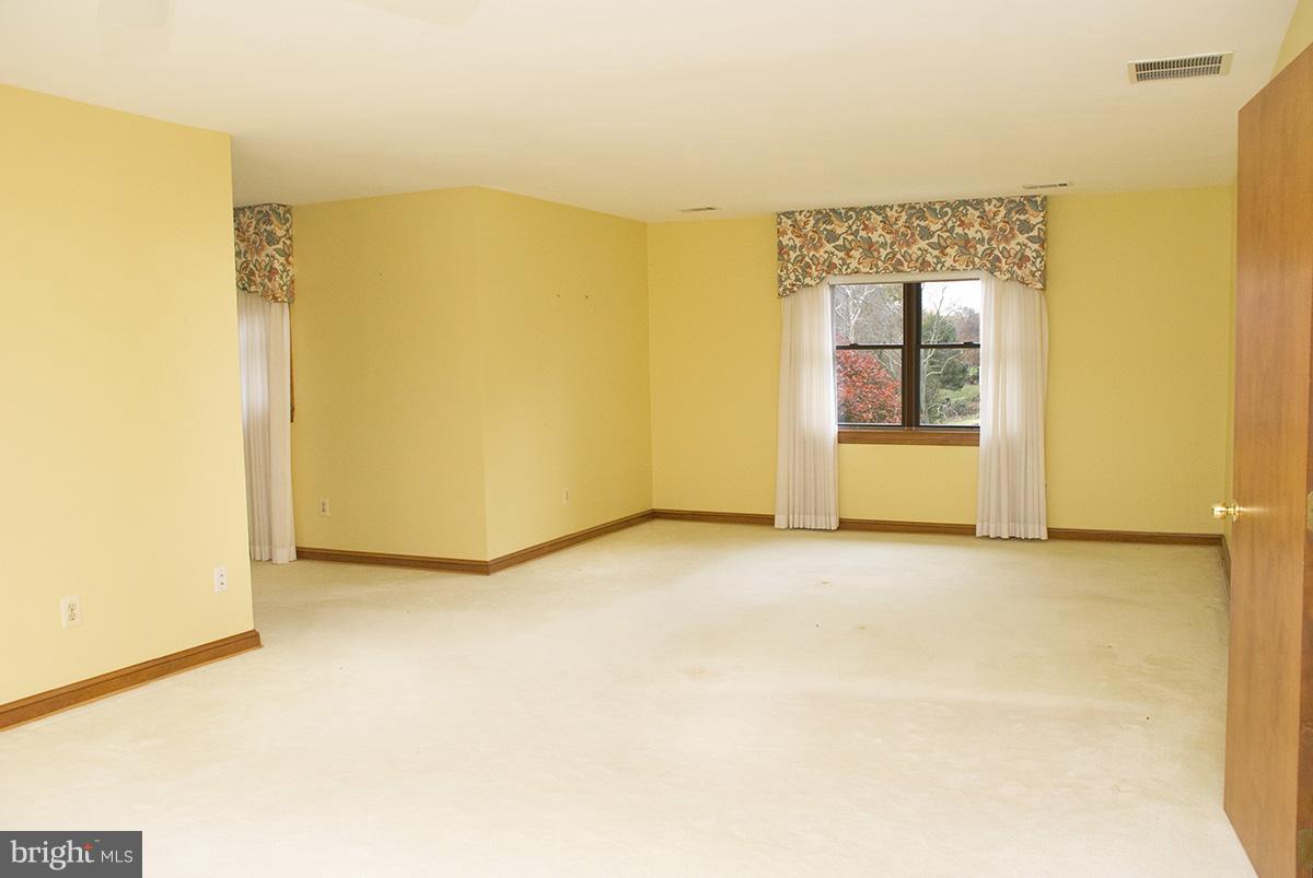 23386 Potts Mill Road Middleburg, VA 20117 - Photo 20 of 30 Bedroom (Master)