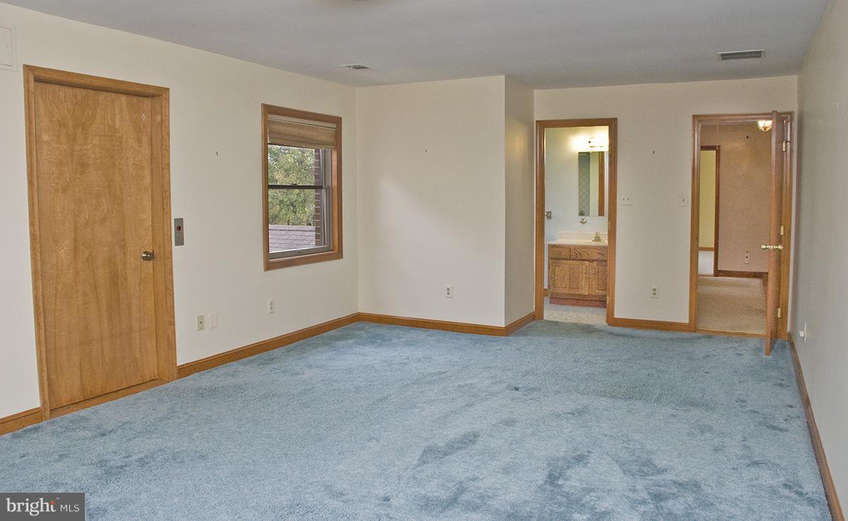 23386 Potts Mill Road Middleburg, VA 20117 - Photo 23 of 30 Bedroom