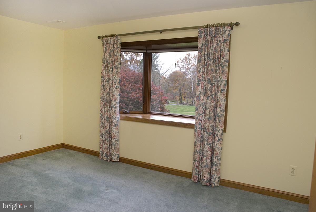 23386 Potts Mill Road Middleburg, VA 20117 - Photo 24 of 30 Bedroom