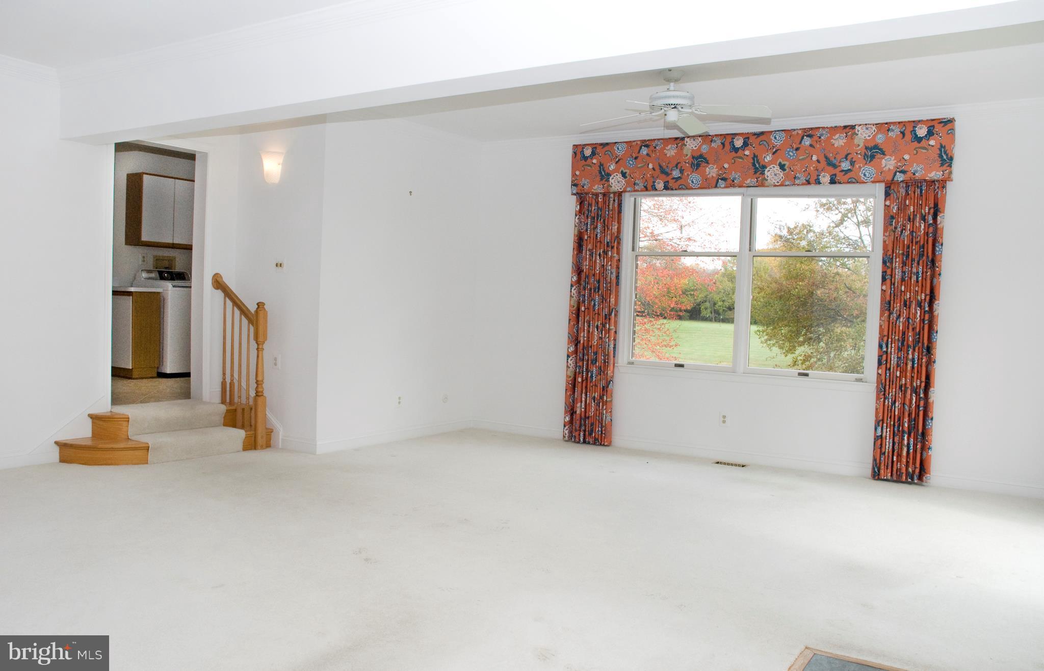 23386 Potts Mill Road Middleburg, VA 20117 - Photo 5 of 30 Family Room
