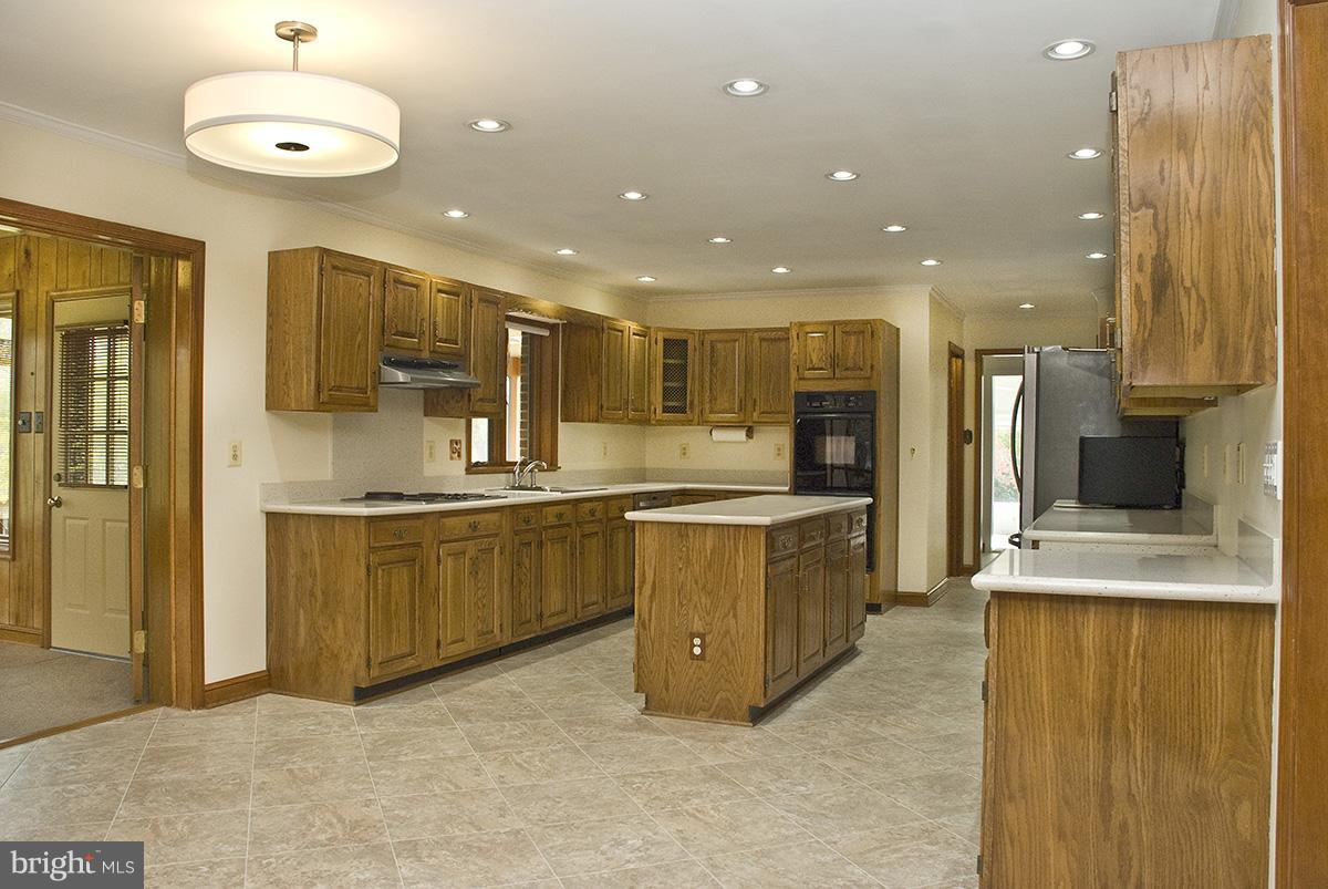 23386 Potts Mill Road Middleburg, VA 20117 - Photo 6 of 30 Kitchen