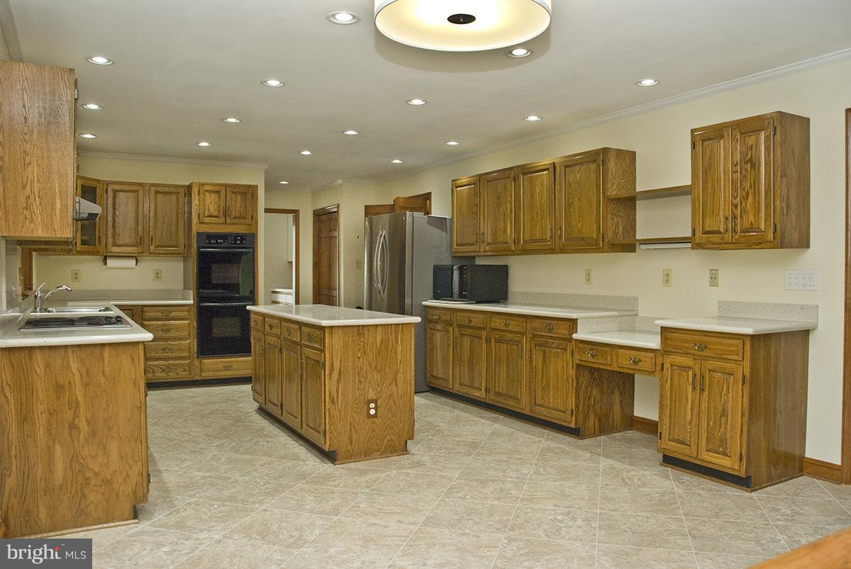 23386 Potts Mill Road Middleburg, VA 20117 - Photo 7 of 30 Kitchen