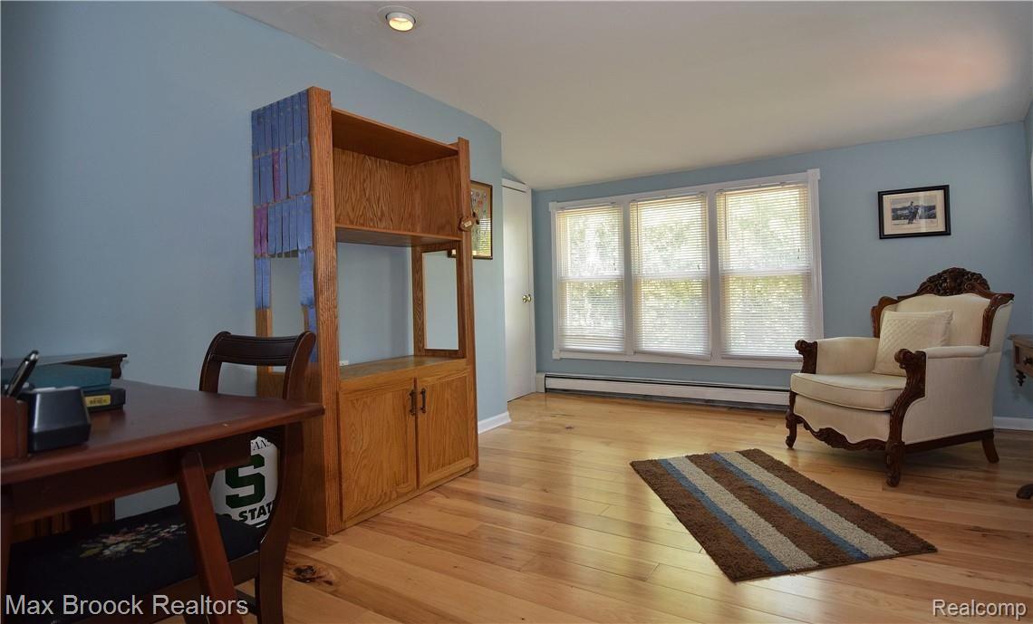 4205 Valley Forge Road Bloomfield Hills, MI 48301 - Photo 22 of 30 third bedroom .JPG
