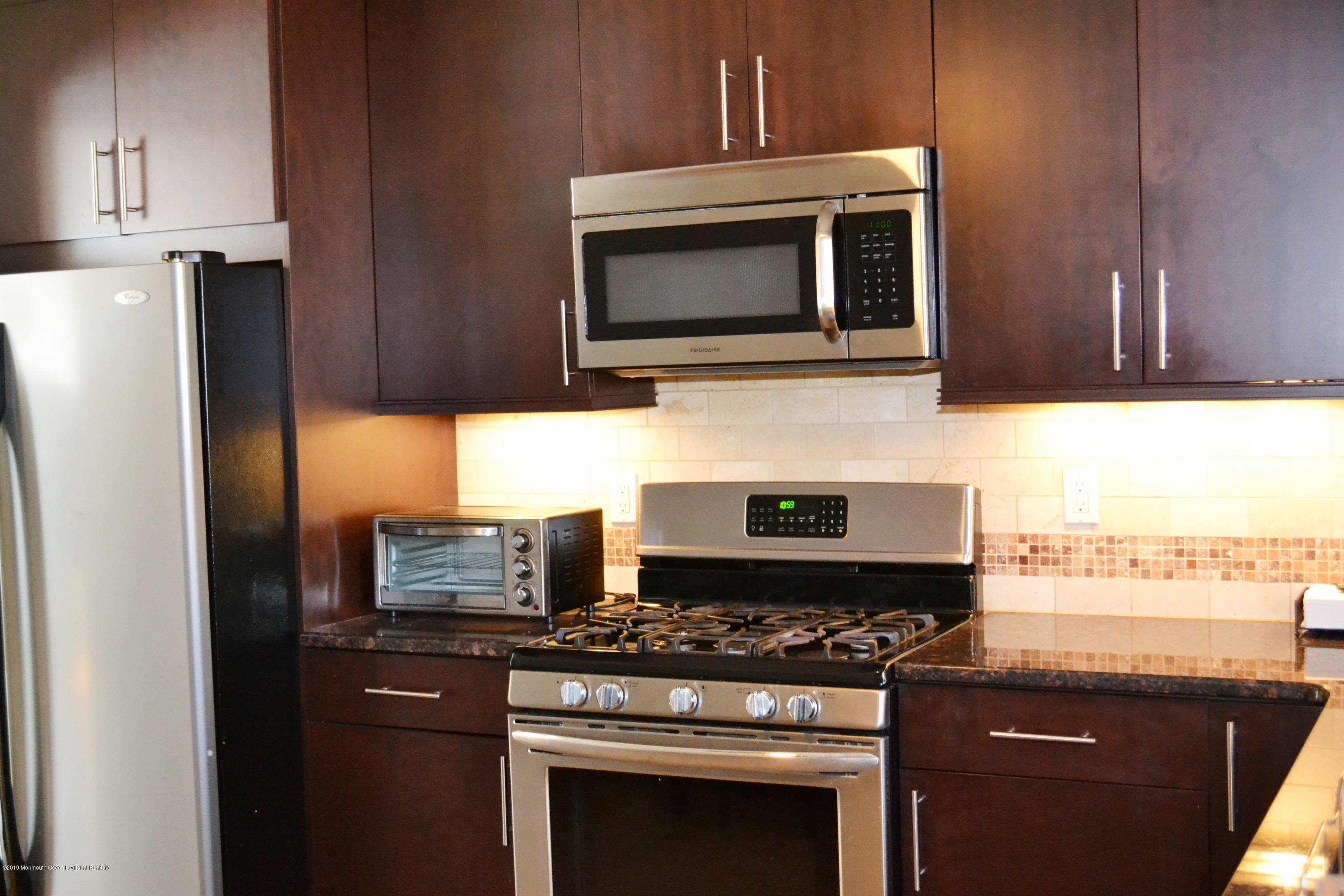 93 Newbury Road Howell, NJ 07731 - Photo 11 of 31 DSC_0015