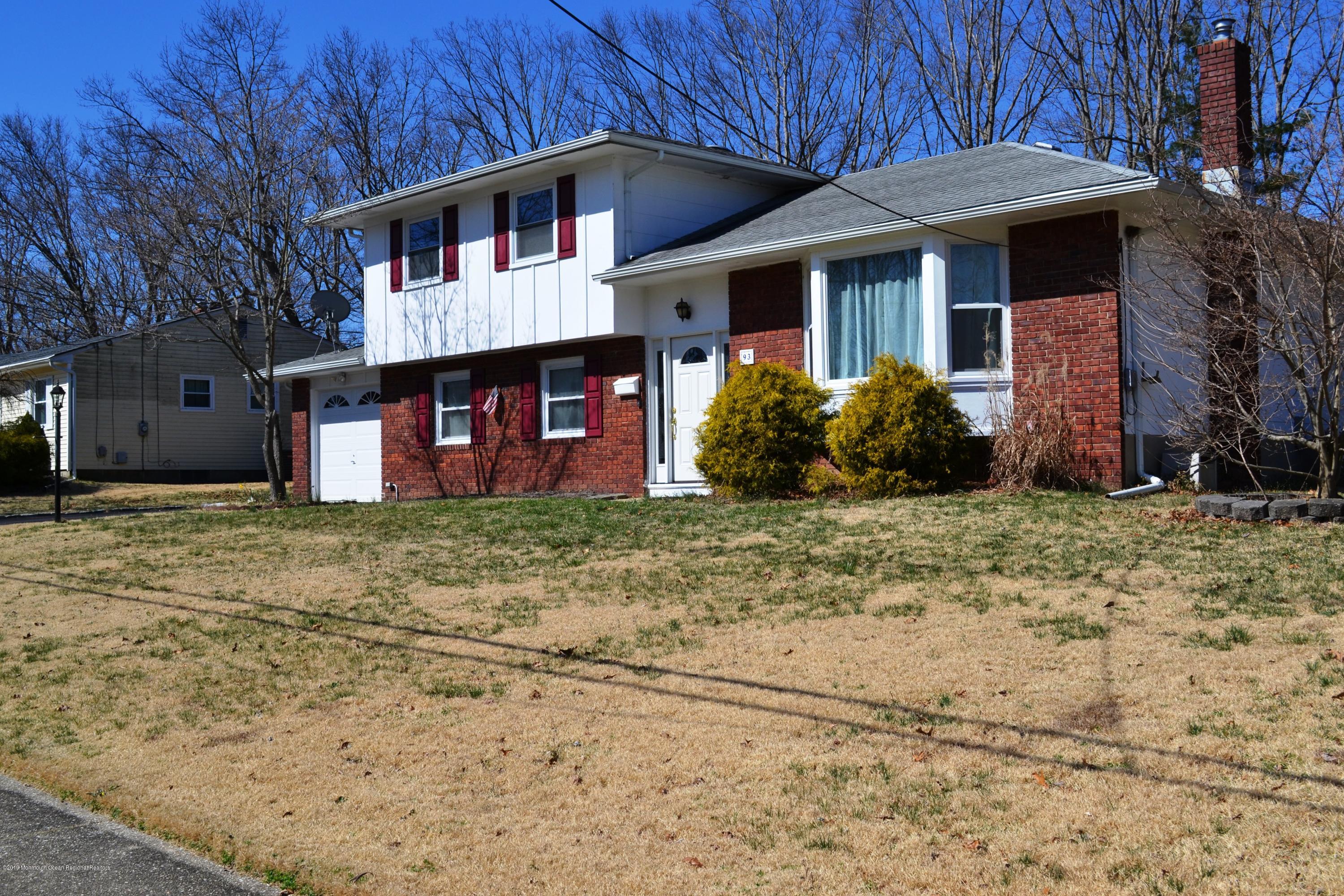 93 Newbury Road Howell, NJ 07731 - Photo 2 of 31 DSC_0008