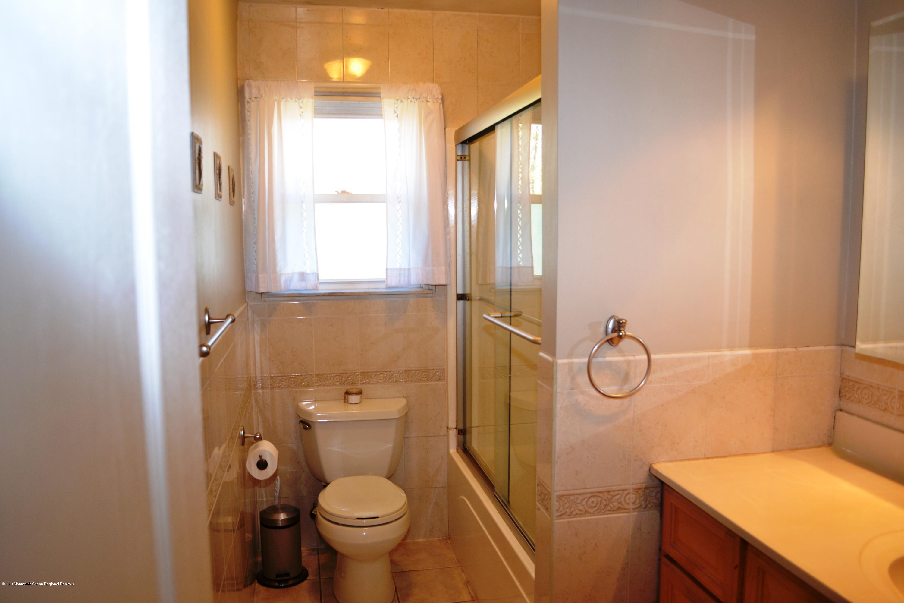 93 Newbury Road Howell, NJ 07731 - Photo 22 of 31 DSC_0041