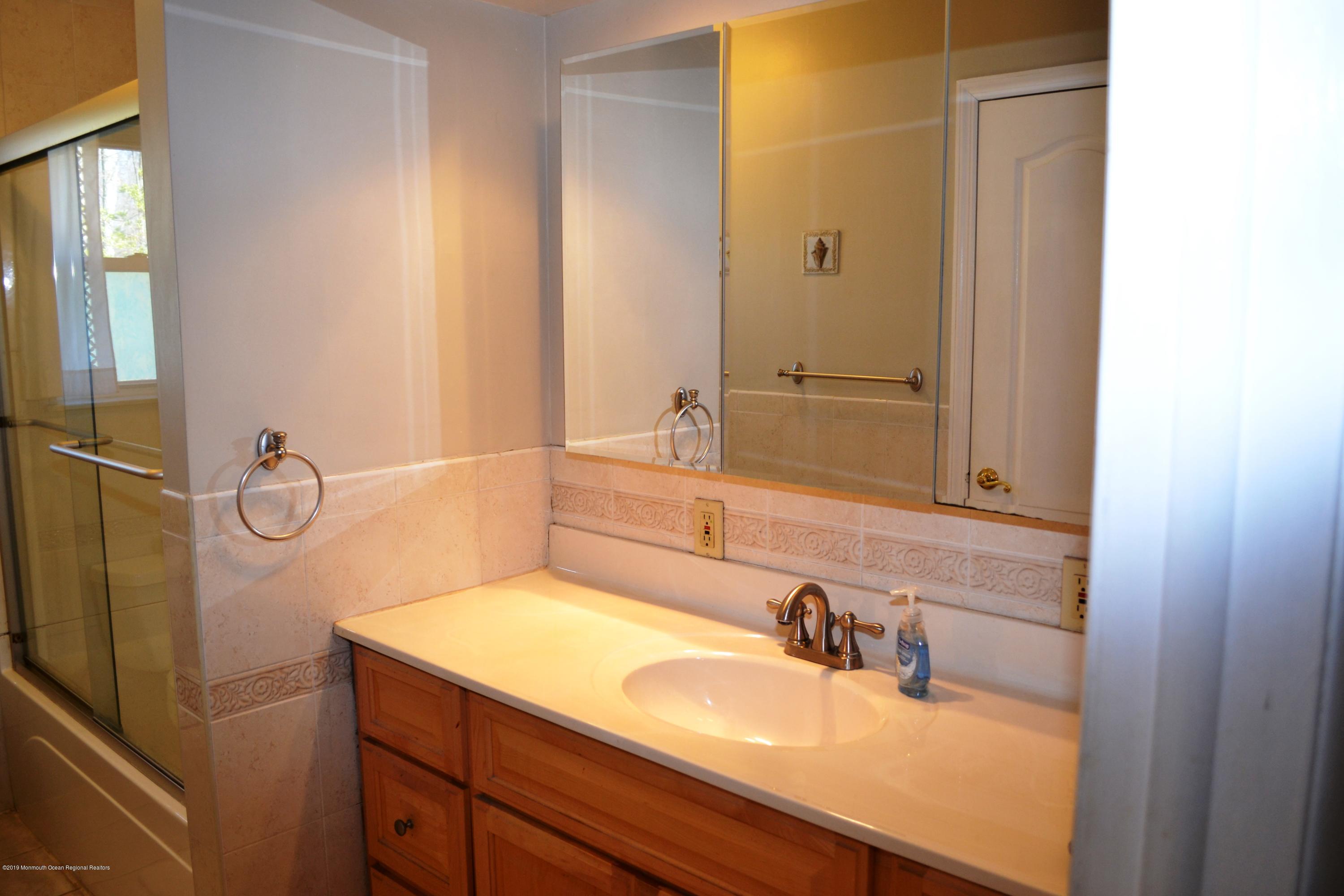 93 Newbury Road Howell, NJ 07731 - Photo 23 of 31 DSC_0042