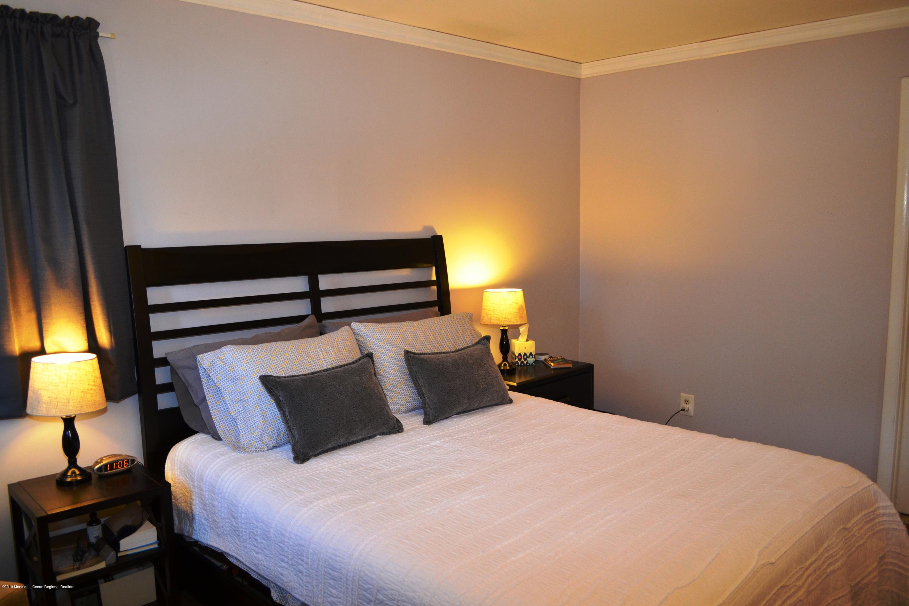 93 Newbury Road Howell, NJ 07731 - Photo 26 of 31 DSC_0045