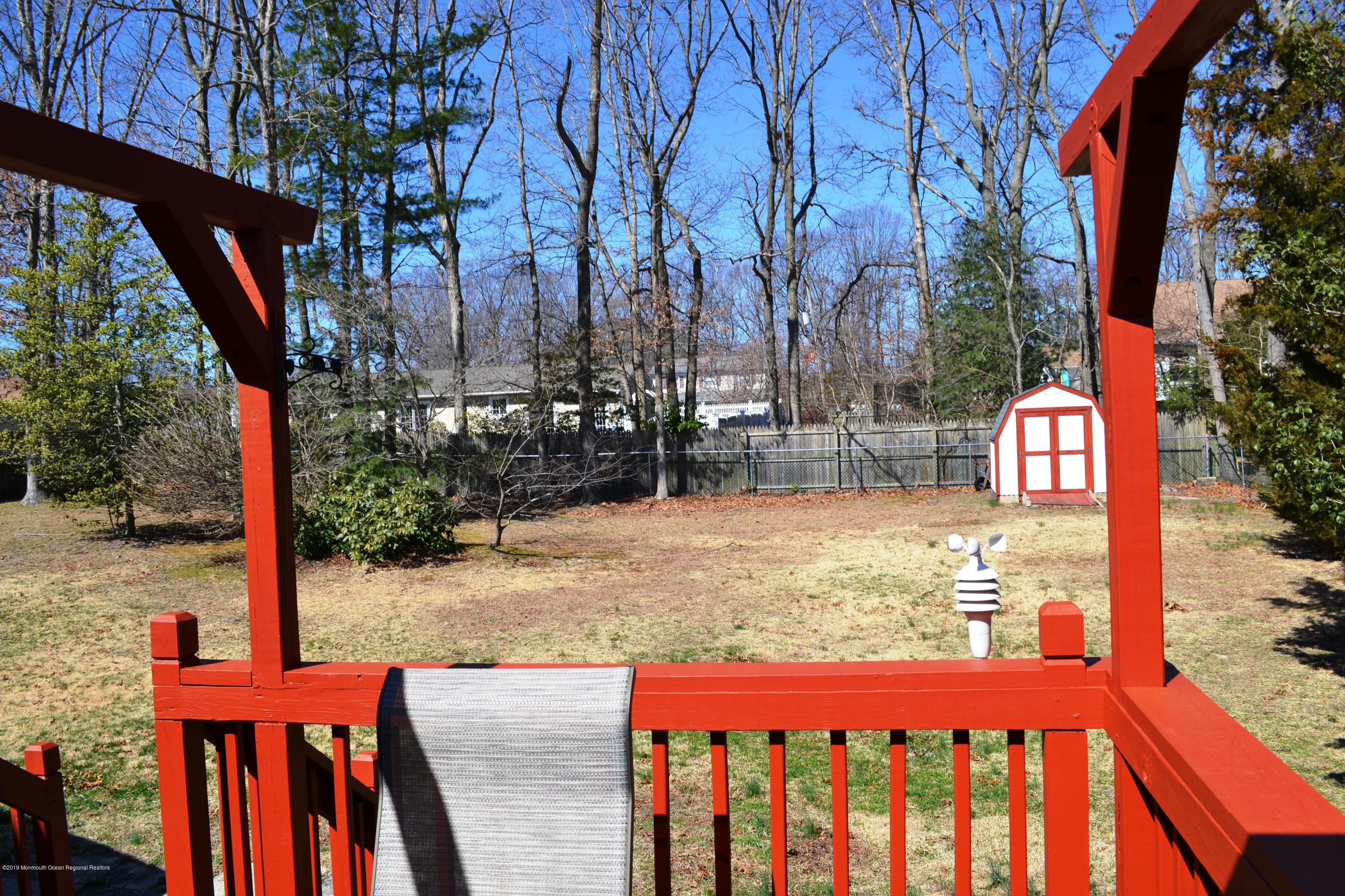 93 Newbury Road Howell, NJ 07731 - Photo 3 of 31 DSC_0053