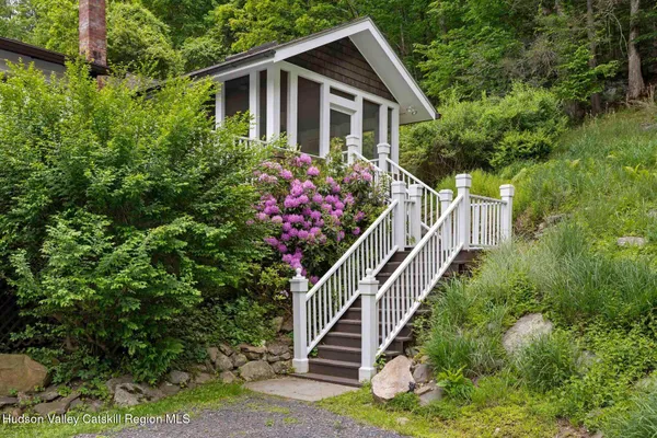 $732,000 | 11 Oak Mountain Farm Road, Boiceville, NY 12412