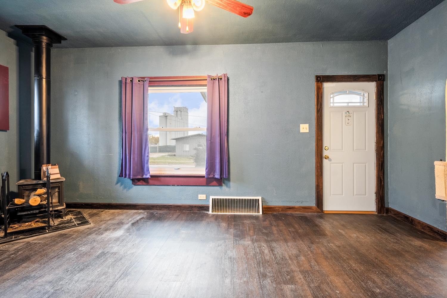 508 12th Avenue Green Bay, WI 54303 - Photo 4 of 27