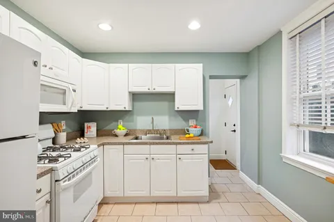 $315,000 | 336 Greenwich Street, Philadelphia, PA 19147