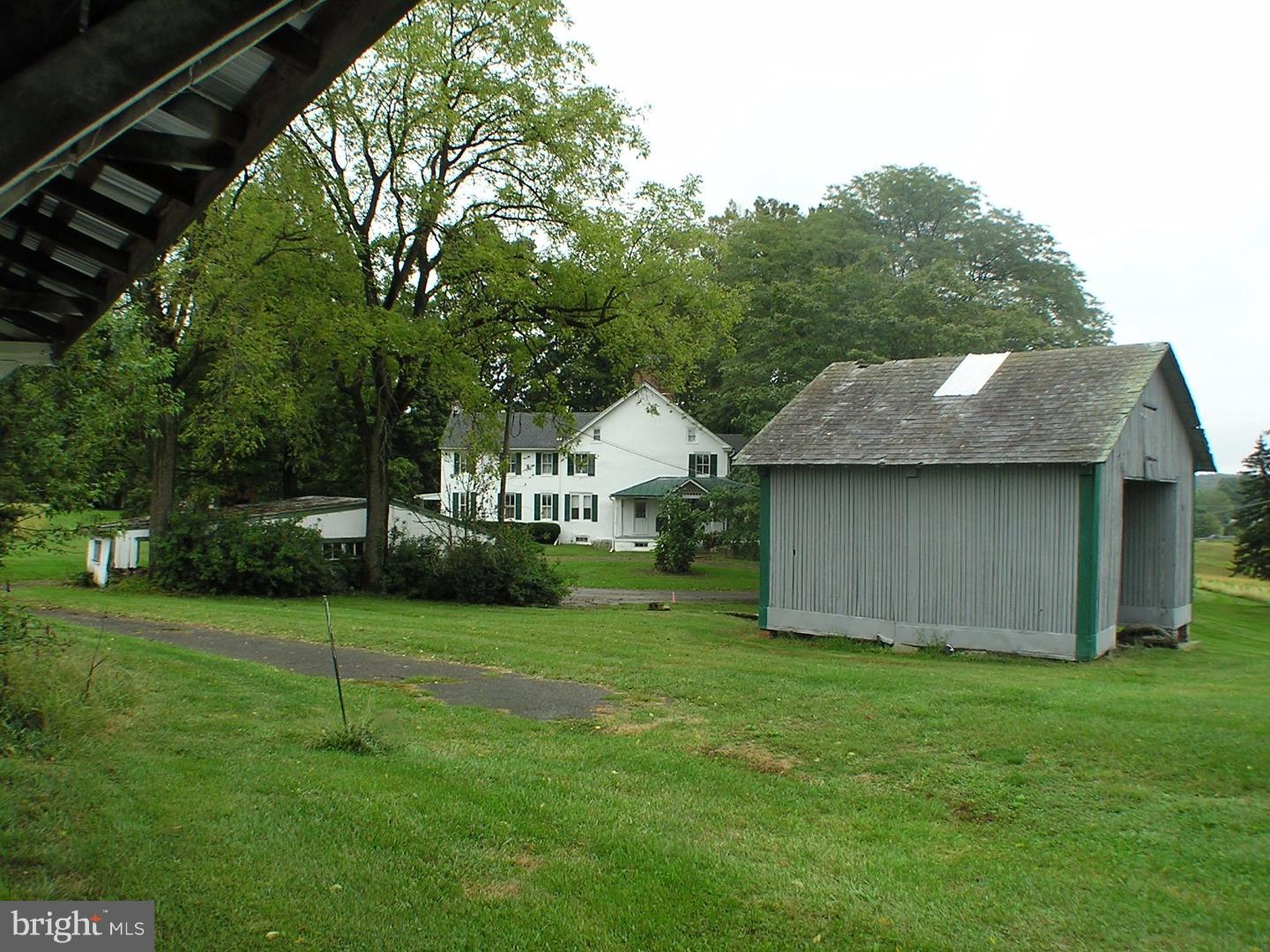 120 Scarlet Road Kennett Square, PA 19348 - Photo 24 of 25 a house view with a garden space