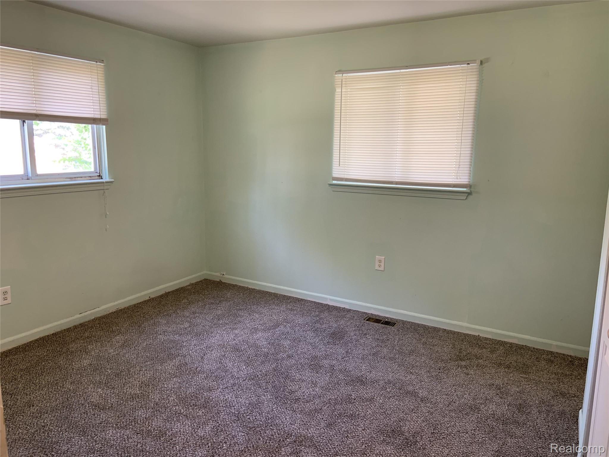 18477 Emit Road Riverview, MI 48193 - Photo 6 of 15 Master Bedroom.jpg