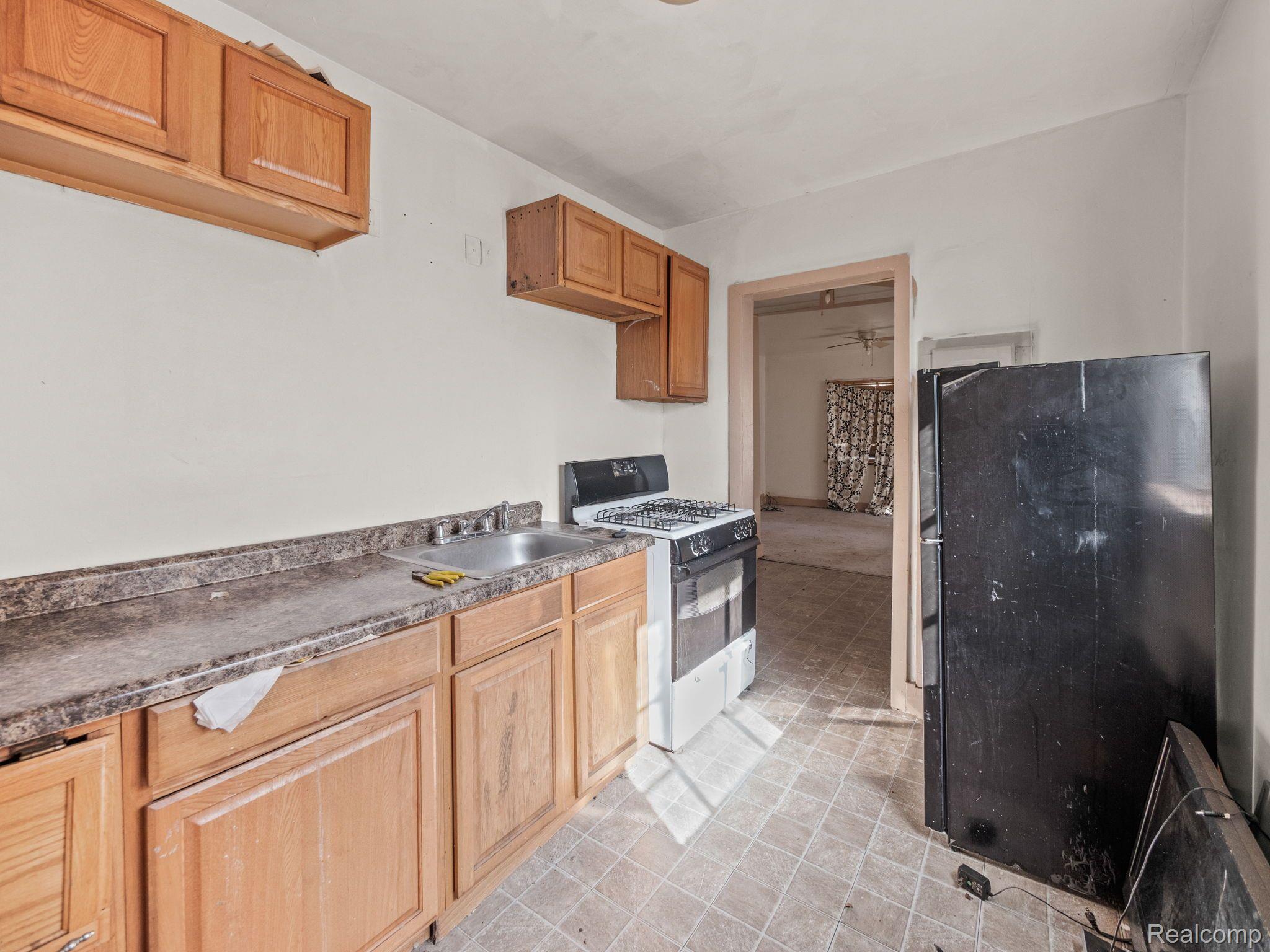 15439 Burt Road Detroit, MI 48223 - Photo 4 of 27 Gallery Image 4