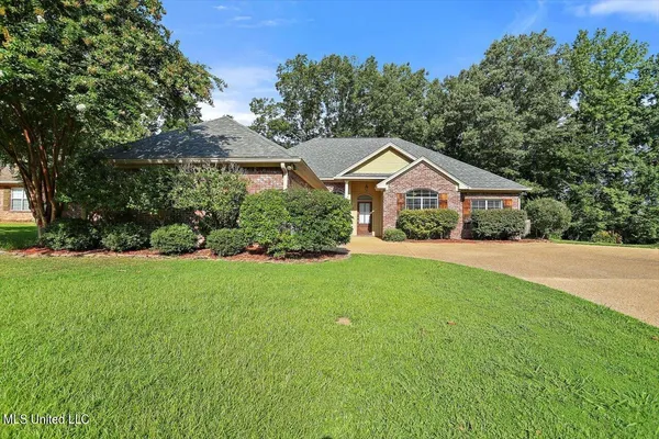 $314,900 | 143 Navajo Circle, Clinton, MS 39056