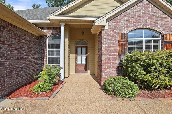 $314,900 | 143 Navajo Circle, Clinton, MS 39056