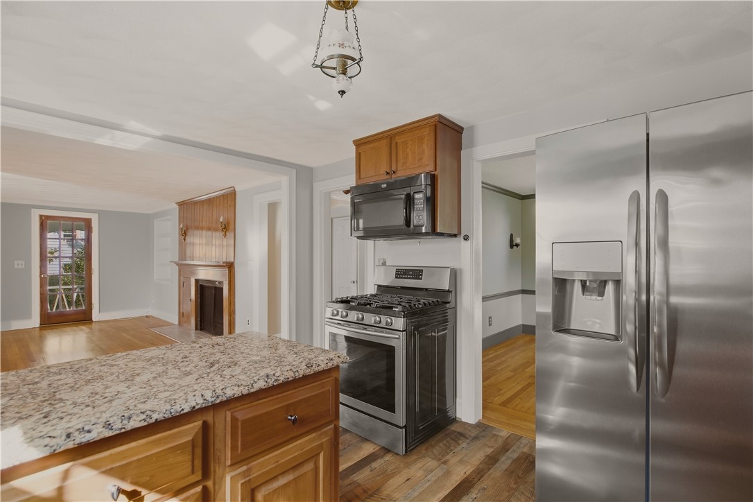 8 Fort Hill Road Bristol, RI 02809 - Photo 8 of 46 Gallery Image 8