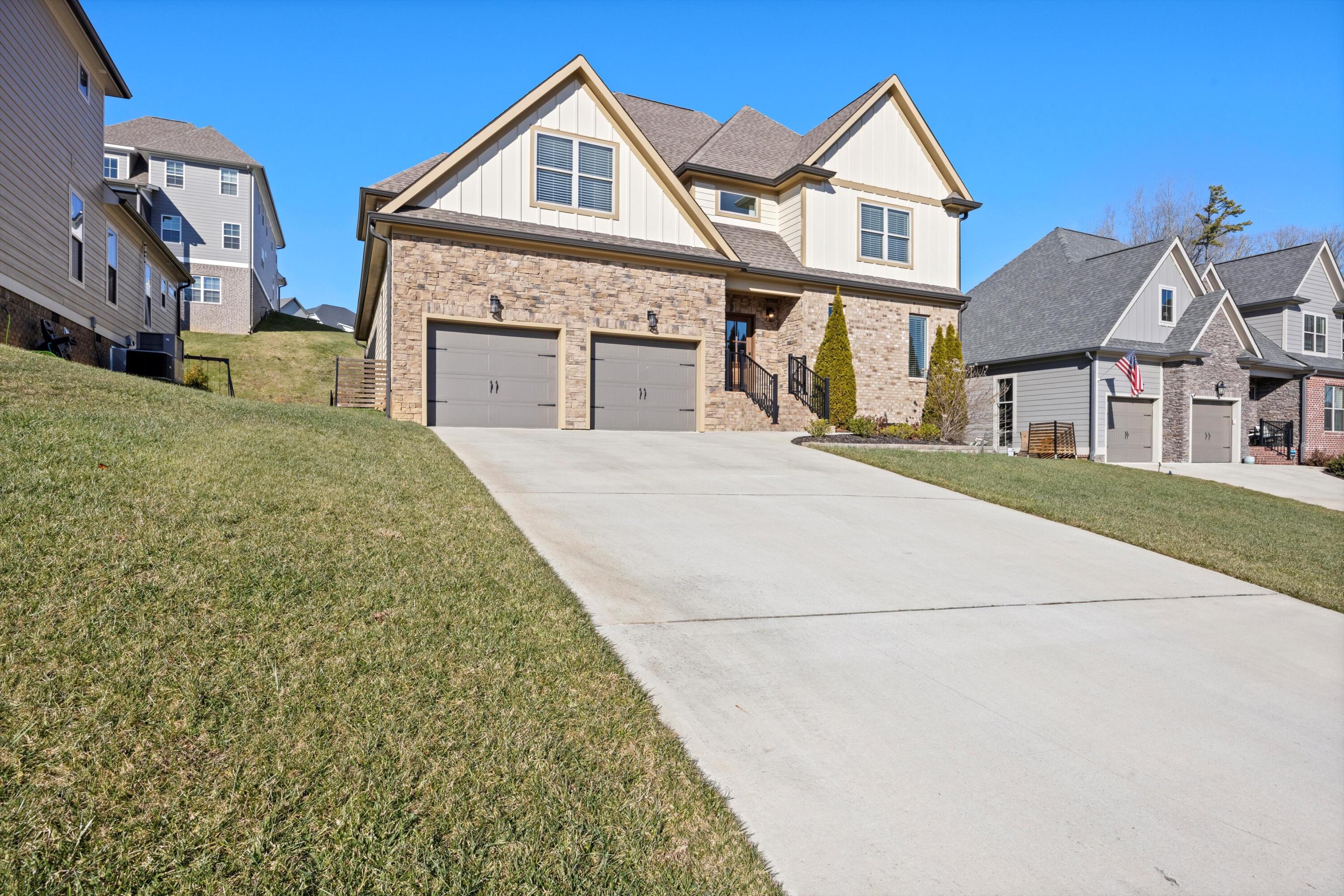 2390 Weeping Willow Drive Ooltewah, TN 37363 - Photo 2 of 32 02-2M6A4771