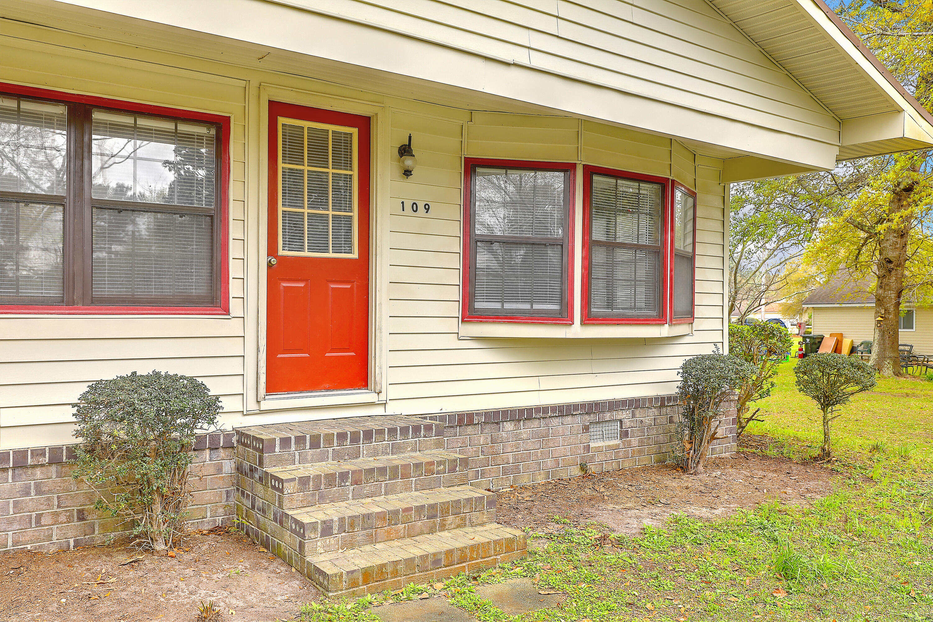 109 Broughton Hall Road Pinopolis, SC 29469 - Photo 4 of 28 1R3A0893_4_5_6_7_8_9