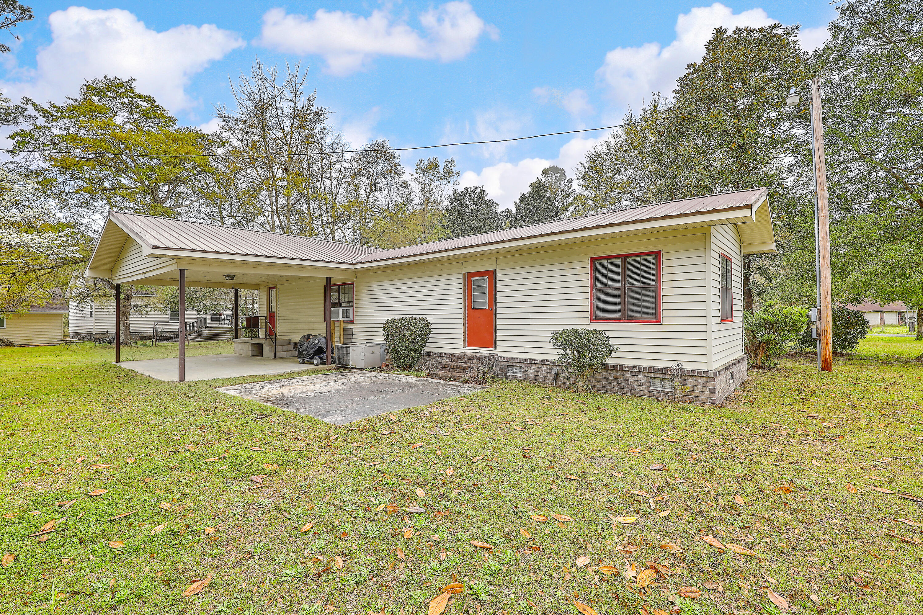 109 Broughton Hall Road Pinopolis, SC 29469 - Photo 6 of 28 1R3A0907_08_09_10_11_12_13
