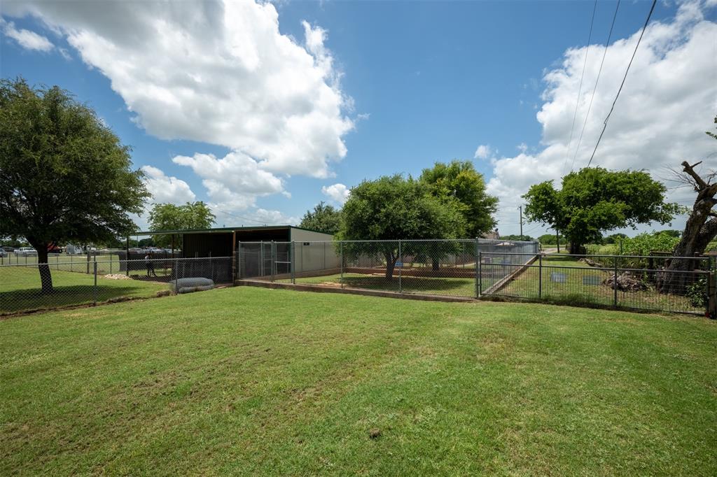 5327 Old Lorena Road Lorena, TX 76655 - Photo 28 of 34 Play Yards