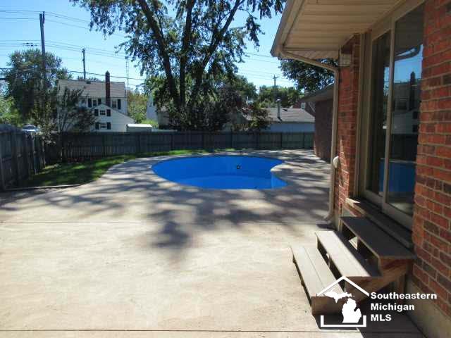 15 Riverside Court Monroe, MI 48162 - Photo 8 of 25 Gallery Image 8