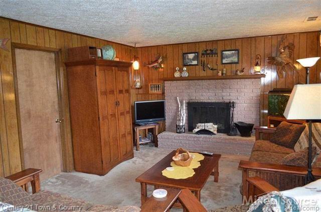 47061 Barbara Road Macomb, MI 48044 - Photo 8 of 19 8.jpg