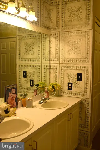 $369,000 | 63 Lookout Drive, Manahawkin, NJ 08050