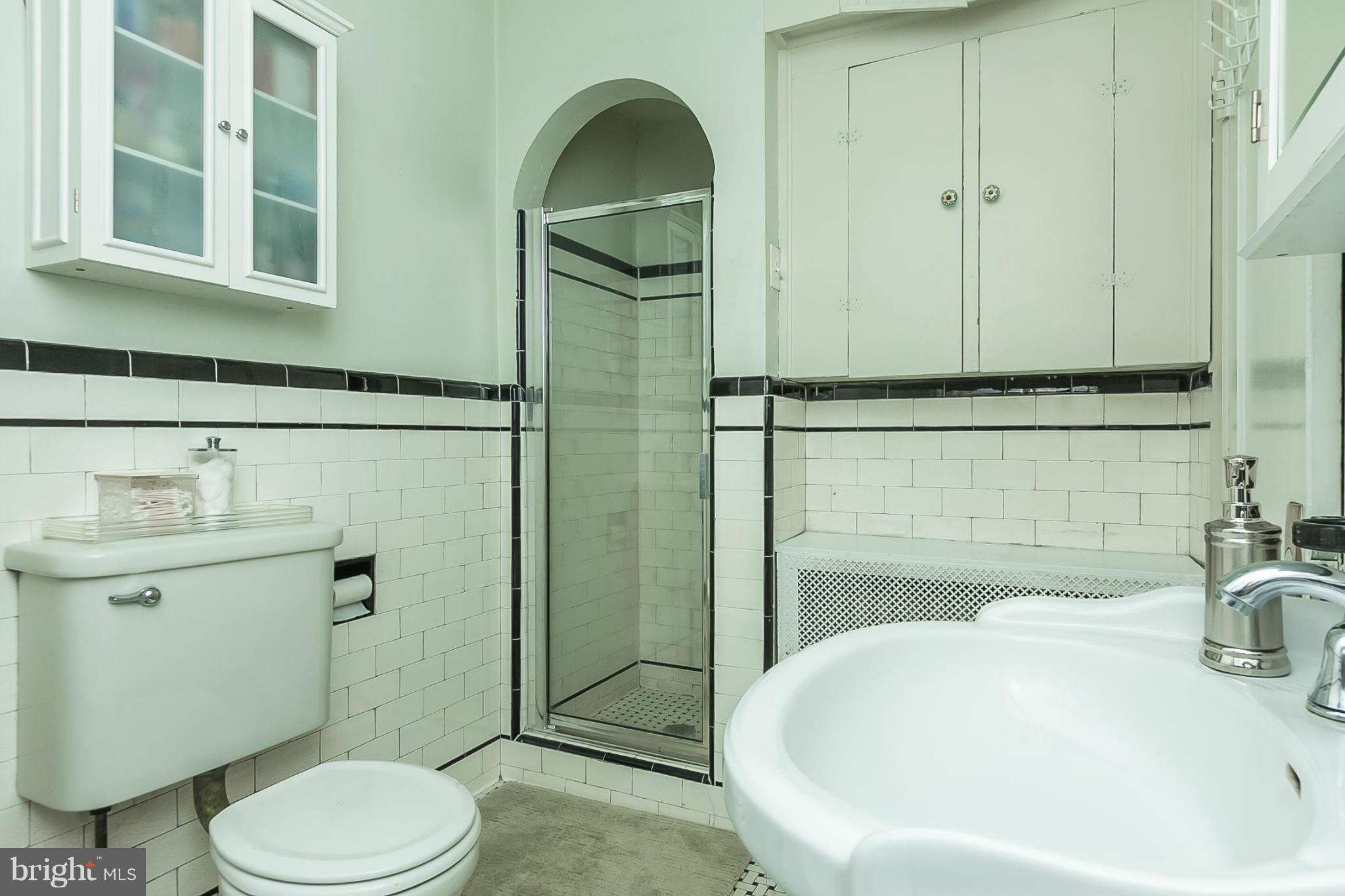 2413 Brambleton Road Baltimore, MD 21209 - Photo 20 of 30 Bath