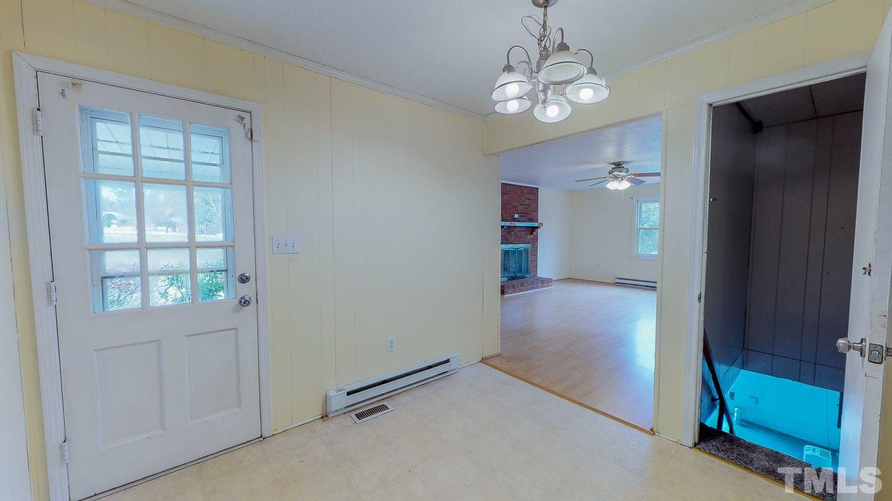 1202 Dover Street Roxboro, NC 27573 - Photo 4 of 23