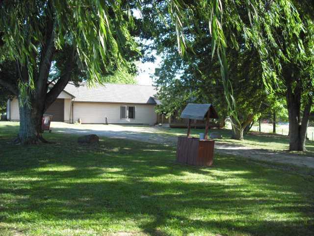 4769 Rohr Road Montezuma, IN 47862 - Photo 2 of 16