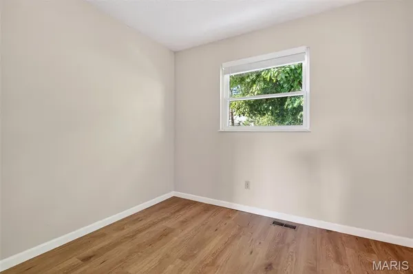 $189,900 | 2562 Grayland Walk, St. Louis, MO 63129