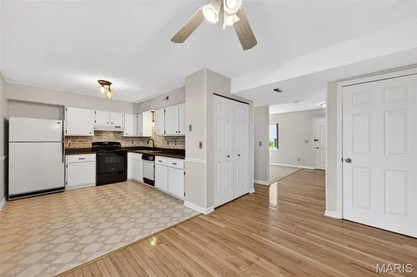$189,900 | 2562 Grayland Walk, St. Louis, MO 63129