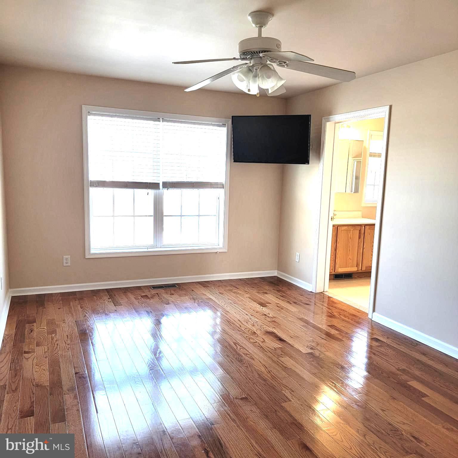 138 Pine Tree Road Ocean City, MD 21842 - Photo 16 of 55 Primary bedroom with ensuite