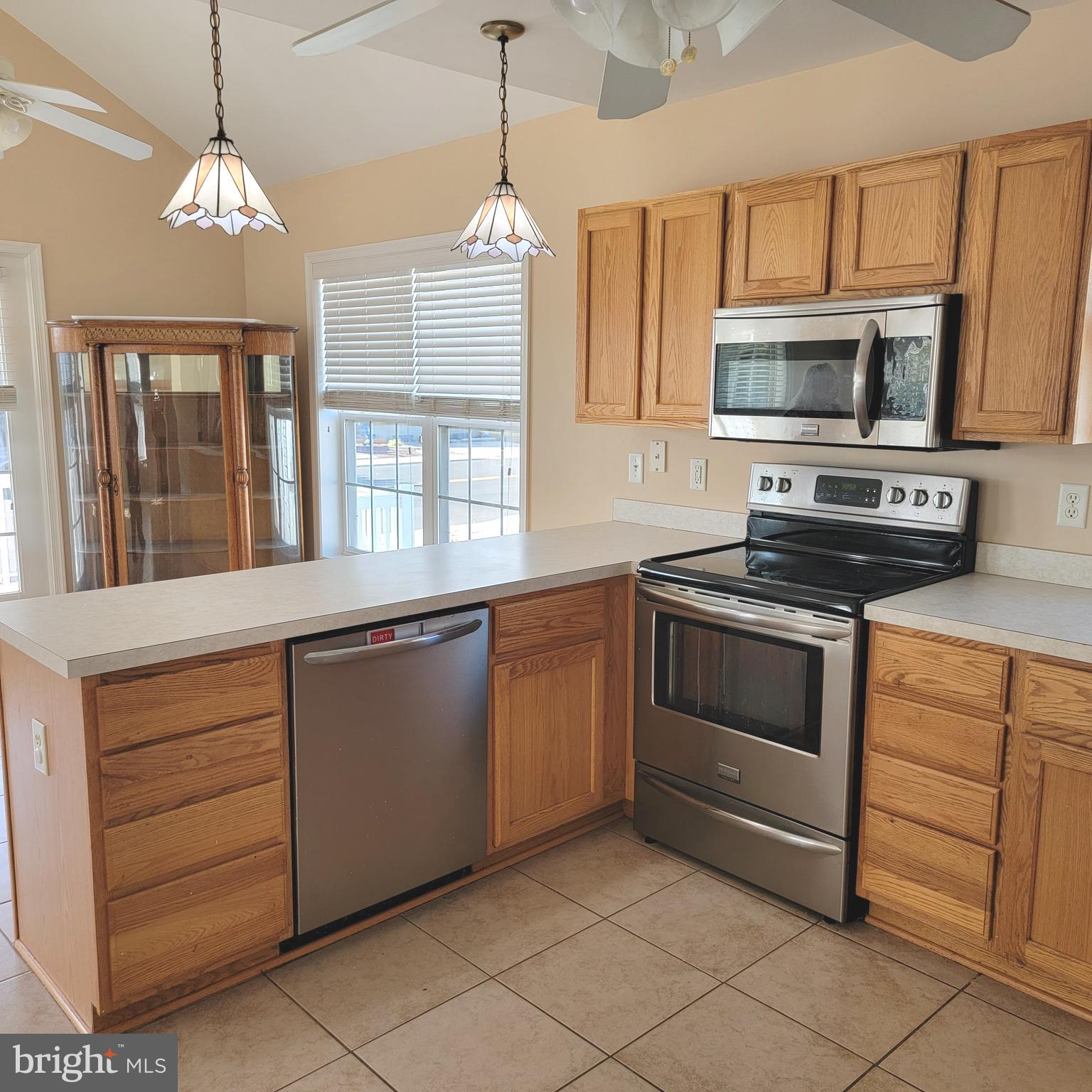 138 Pine Tree Road Ocean City, MD 21842 - Photo 9 of 55 Kitchen breakfast bar
